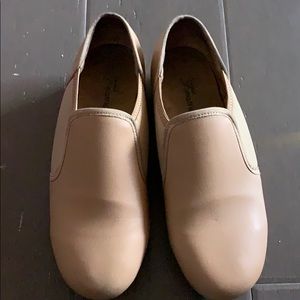 Tap shoes